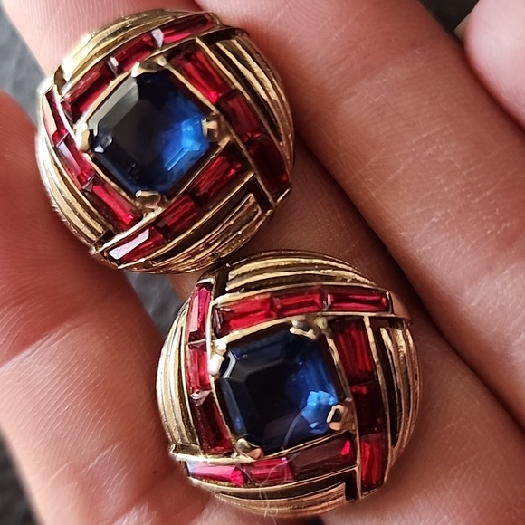 VTG Gold and Red Clip Earrings with Blue Gemstone - Picture 3 of 8